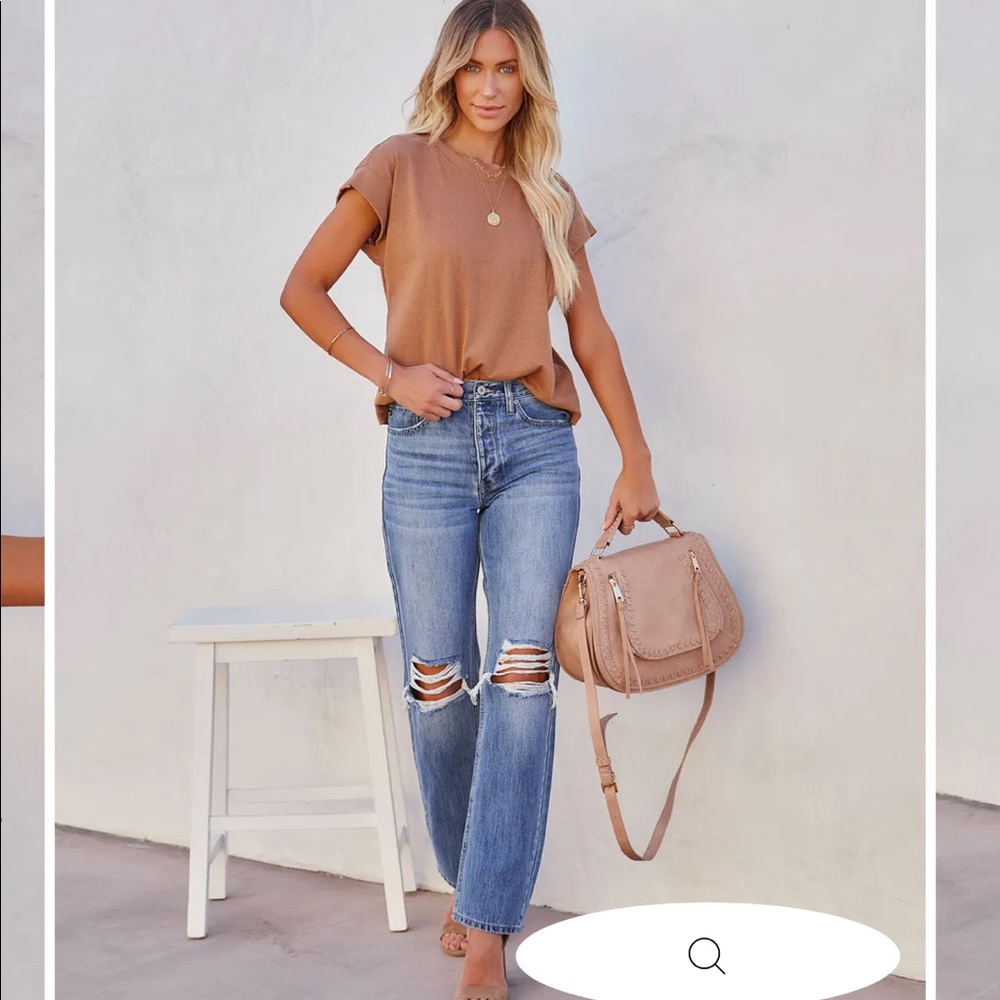 Vici 90s high rise distressed denim